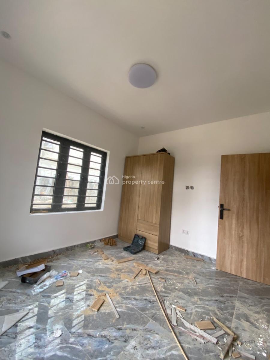 an Executive Two Bedroom Flat with Top Notch Finishing, Oakwood Estate ,after Lagos Business School ,ajah, Lekki, Lagos, Flat / Apartment for Rent