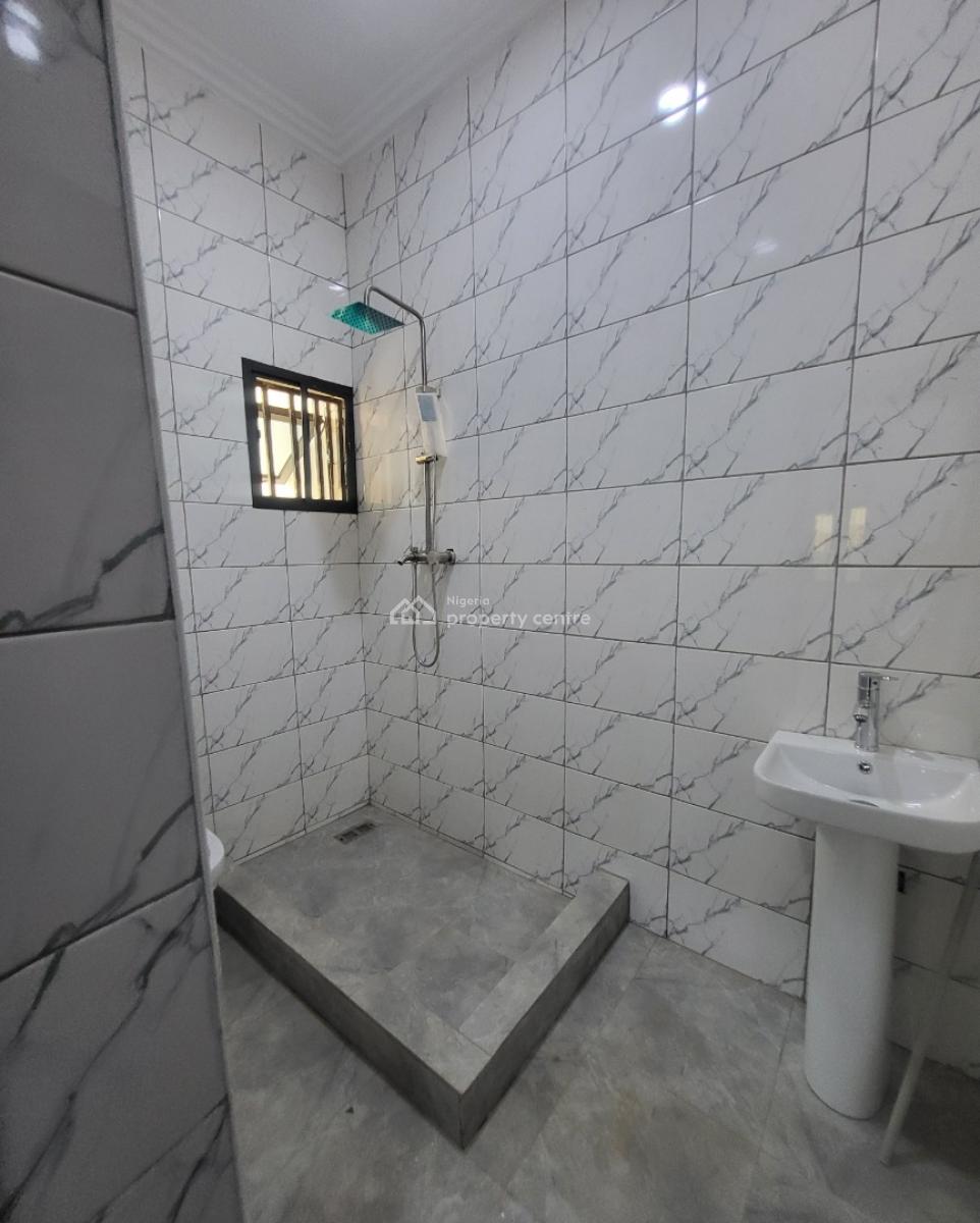 Luxurious Massive 2 Bedroom Flat, By Zagada Filling Station, Gaduwa, Abuja, Flat / Apartment for Rent