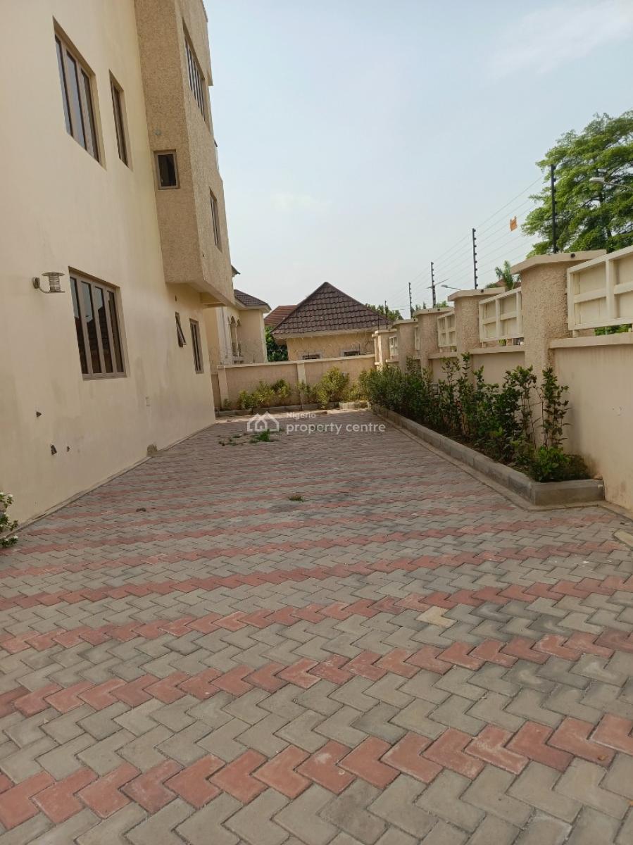 Spacious 5 Bedrooms Detached Duplex, Asokoro District, Abuja, House for Rent