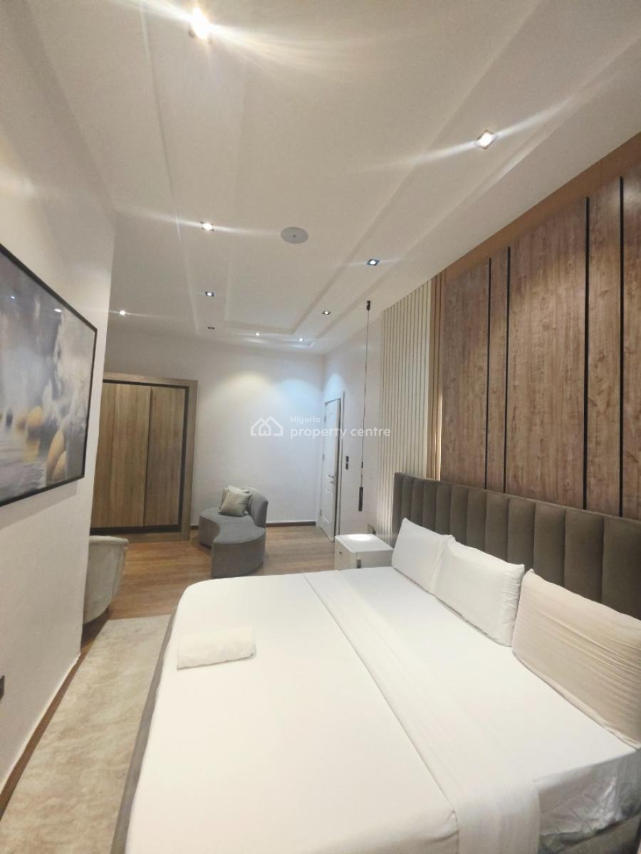 Waterfront 3bedrooms Flat with Bq, Admiralty Road, Lekki Phase 1, Lekki, Lagos, Flat / Apartment for Rent