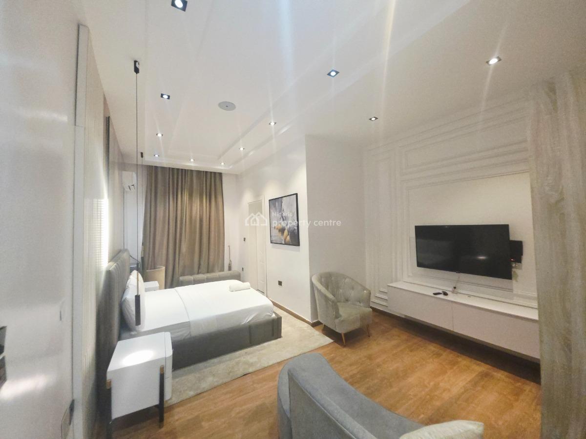 Waterfront 3bedrooms Flat with Bq, Admiralty Road, Lekki Phase 1, Lekki, Lagos, Flat / Apartment for Rent