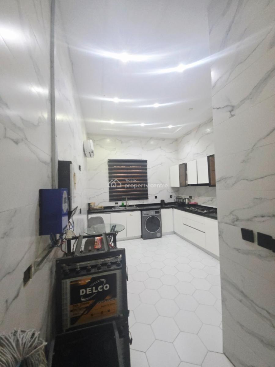 Waterfront 3bedrooms Flat with Bq, Admiralty Road, Lekki Phase 1, Lekki, Lagos, Flat / Apartment for Rent