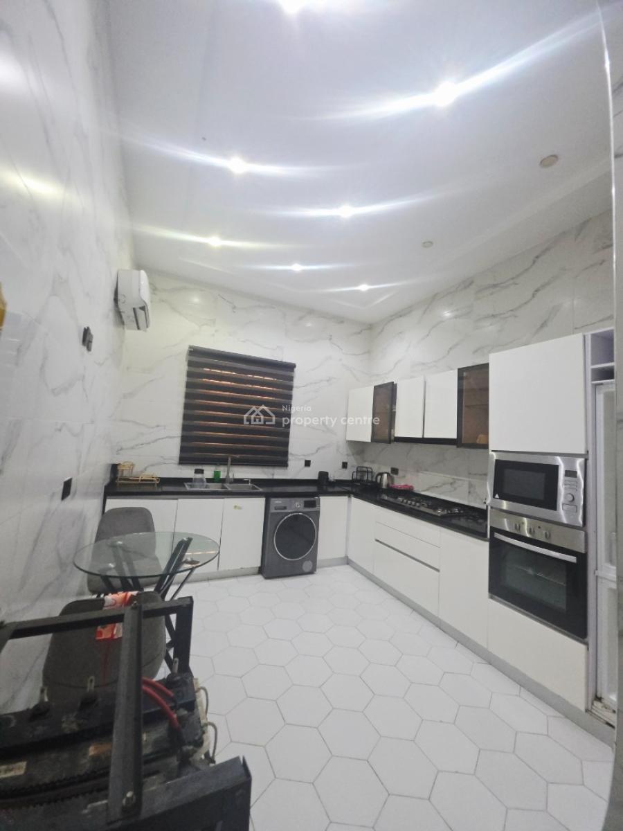 Waterfront 3bedrooms Flat with Bq, Admiralty Road, Lekki Phase 1, Lekki, Lagos, Flat / Apartment for Rent