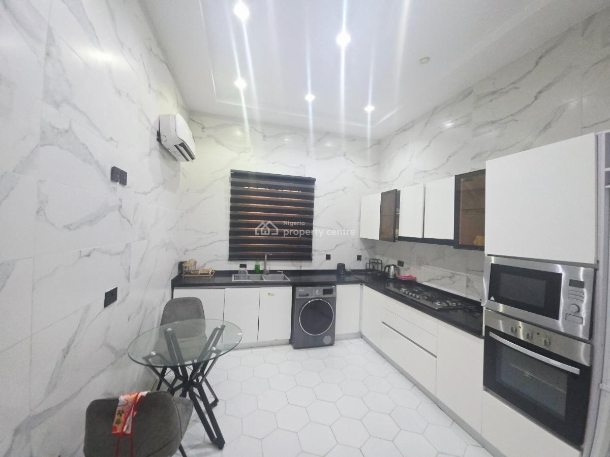 Waterfront 3bedrooms Flat with Bq, Admiralty Road, Lekki Phase 1, Lekki, Lagos, Flat / Apartment for Rent