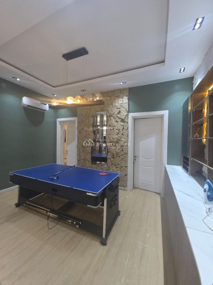 Waterfront 3bedrooms Flat with Bq, Admiralty Road, Lekki Phase 1, Lekki, Lagos, Flat / Apartment for Rent