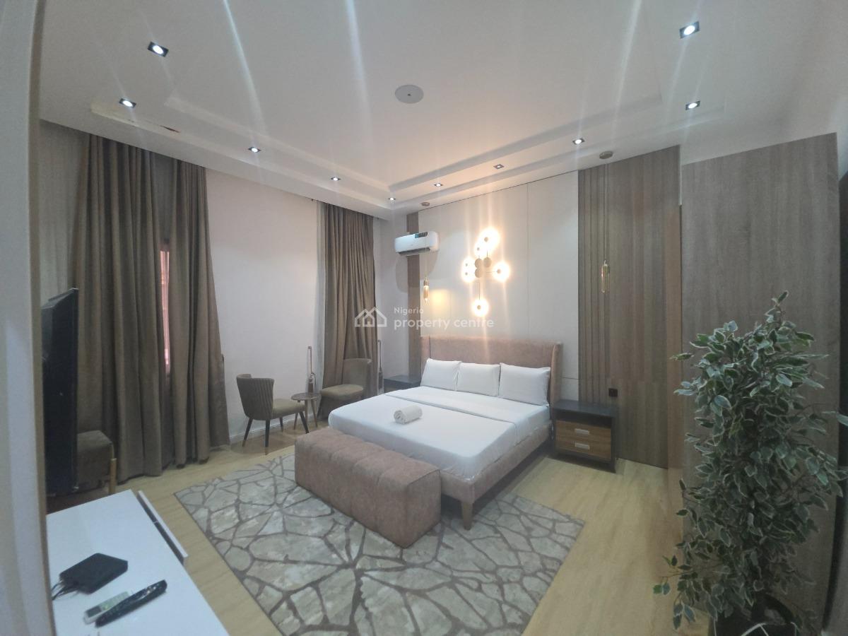 Waterfront 3bedrooms Flat with Bq, Admiralty Road, Lekki Phase 1, Lekki, Lagos, Flat / Apartment for Rent