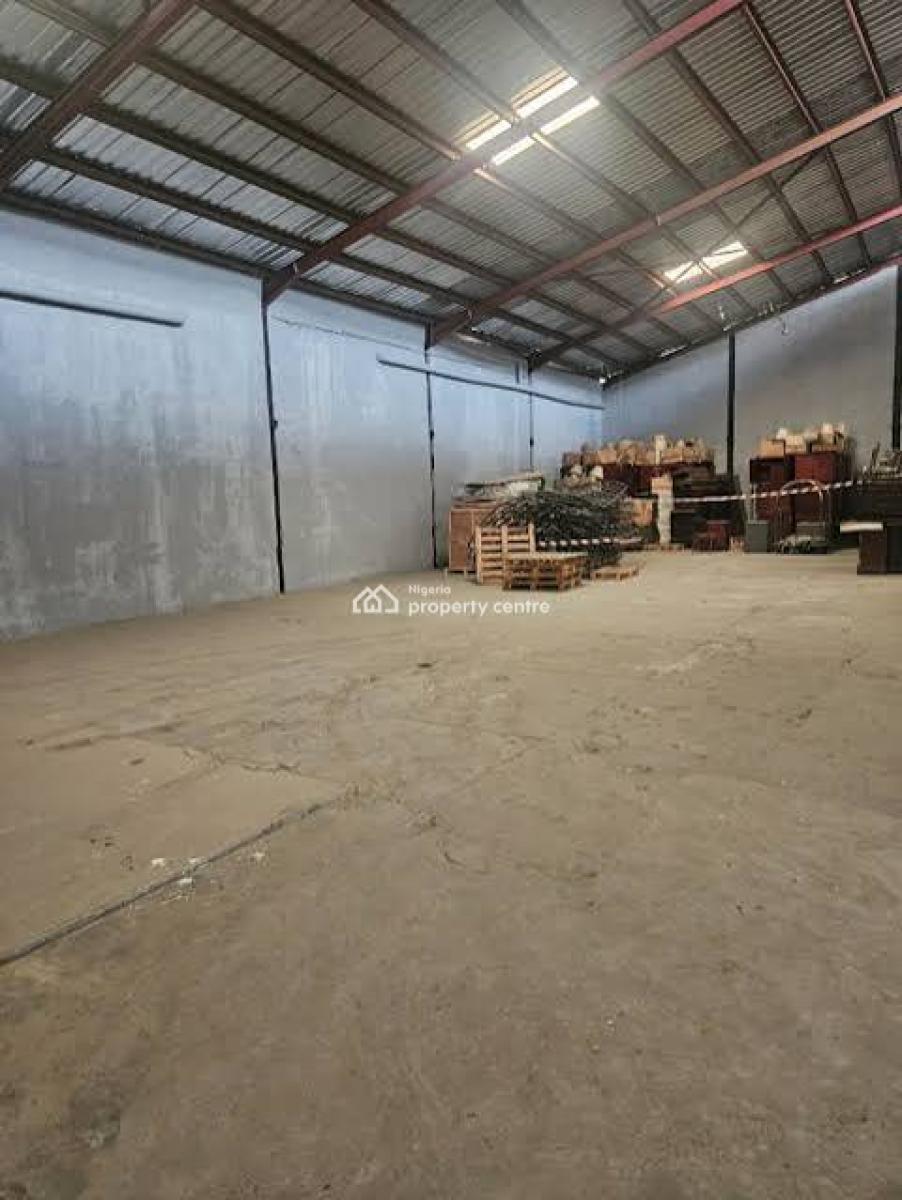 a Massive Warehouse, Olusegun Obasanjo Way, Akure, Ondo, Warehouse for Sale
