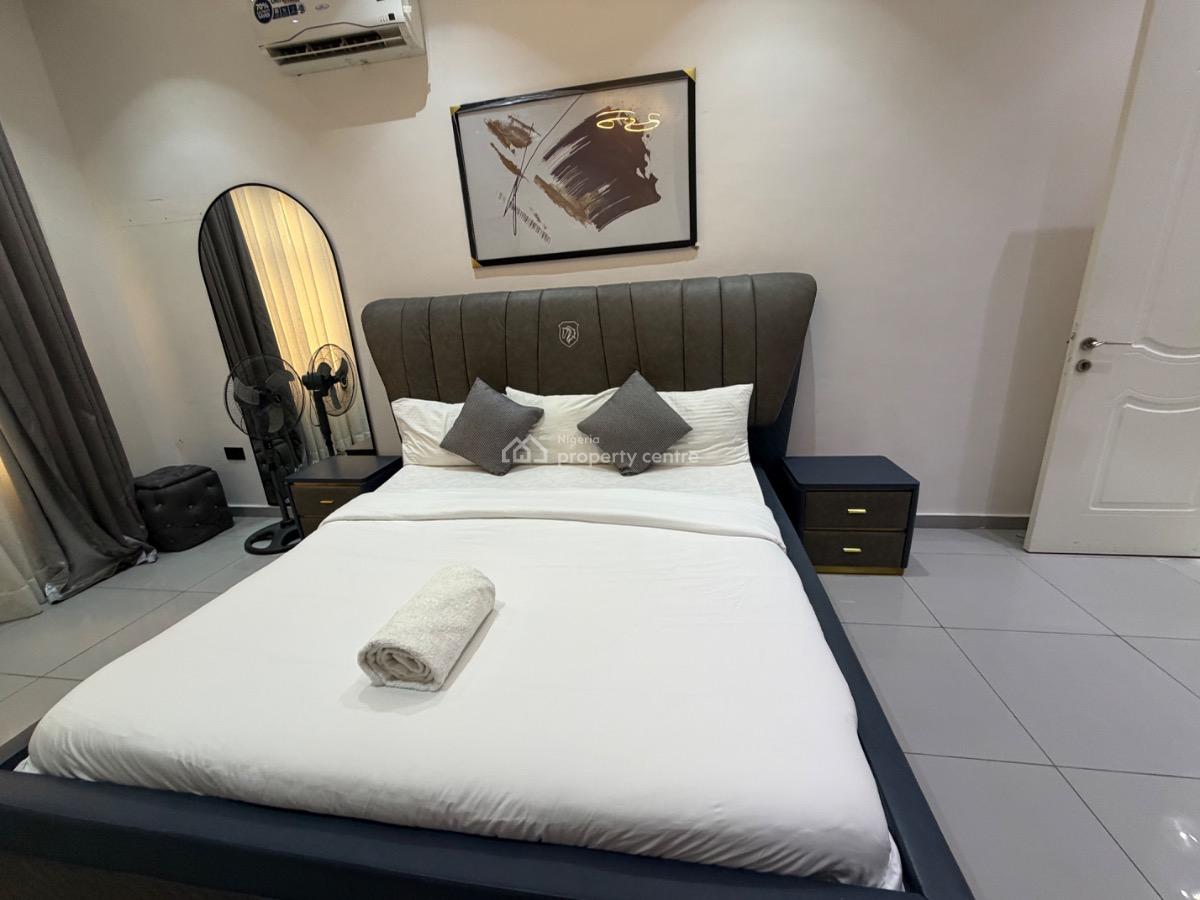 Waterfront Fully Furnished 2bedrooms Flat, Admiralty Road, Lekki Phase 1, Lekki, Lagos, Flat / Apartment for Rent