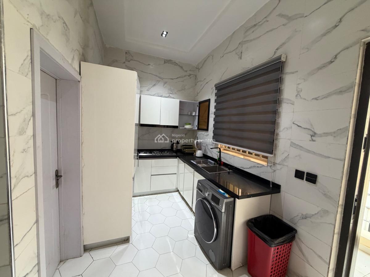 Waterfront Fully Furnished 2bedrooms Flat, Admiralty Road, Lekki Phase 1, Lekki, Lagos, Flat / Apartment for Rent