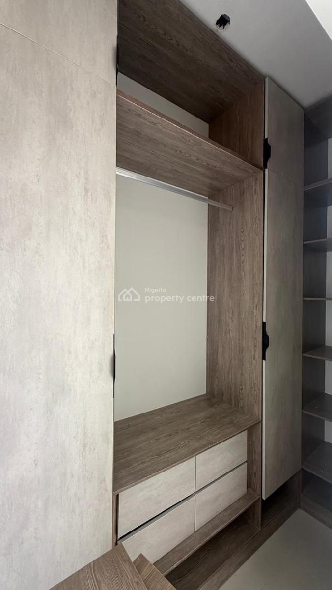 Well Built Luxury Smart 2 Bedroom Apartment with Pool and Gym, Lekki Phase 1, Lekki, Lagos, Flat / Apartment for Sale