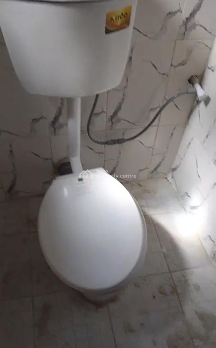 Upstairs  Mini Flat  Apartment at Graceland Estate { Video}, Graceland Estate, Sangotedo, Ajah, Lagos, Mini Flat (room and Parlour) for Rent