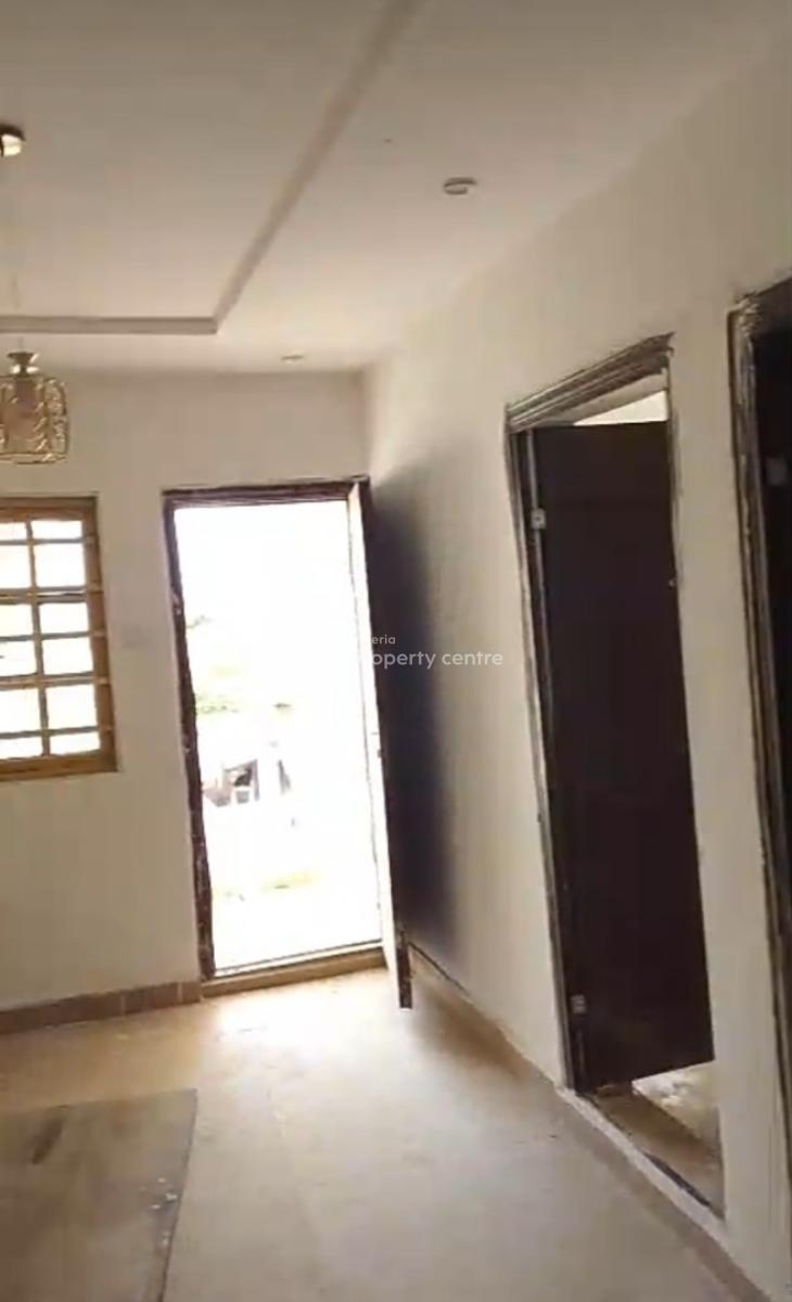Upstairs  Mini Flat  Apartment at Graceland Estate { Video}, Graceland Estate, Sangotedo, Ajah, Lagos, Mini Flat (room and Parlour) for Rent