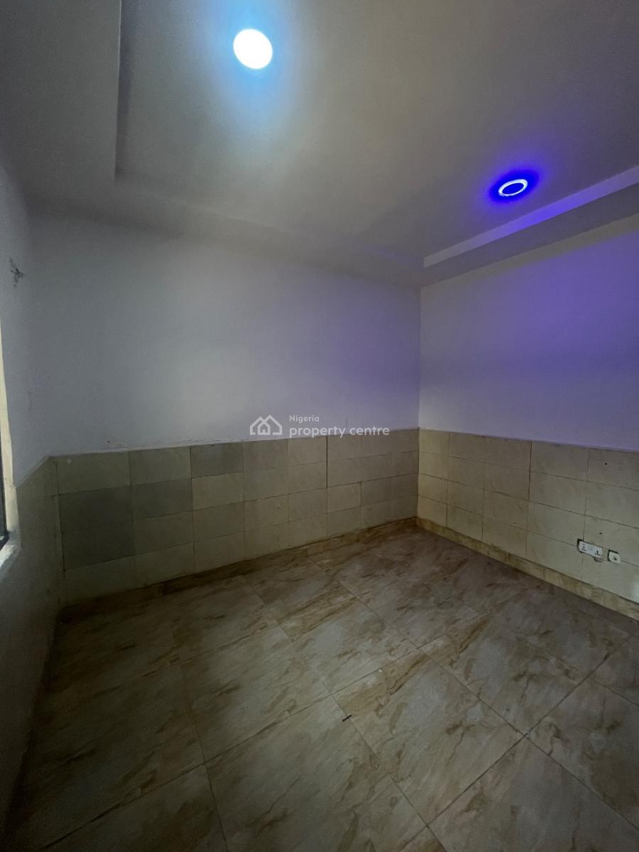 3 Bedroom Flat, Lekki Phase 1, Lekki, Lagos, Office Space for Rent
