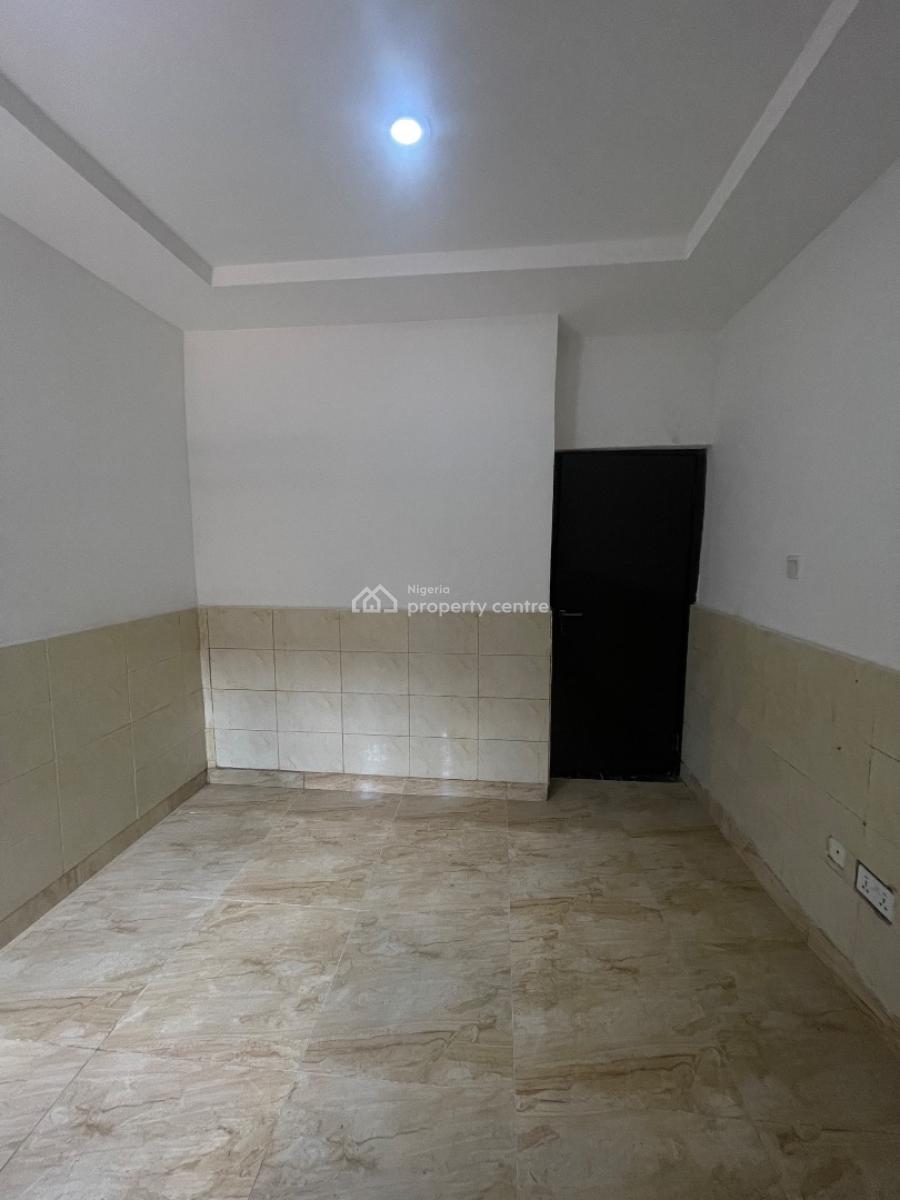 3 Bedroom Flat, Lekki Phase 1, Lekki, Lagos, Office Space for Rent