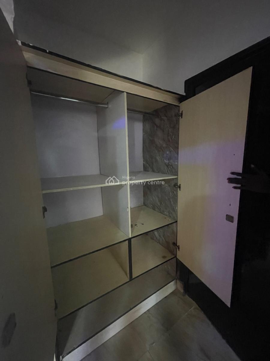 3 Bedroom Flat, Lekki Phase 1, Lekki, Lagos, Office Space for Rent