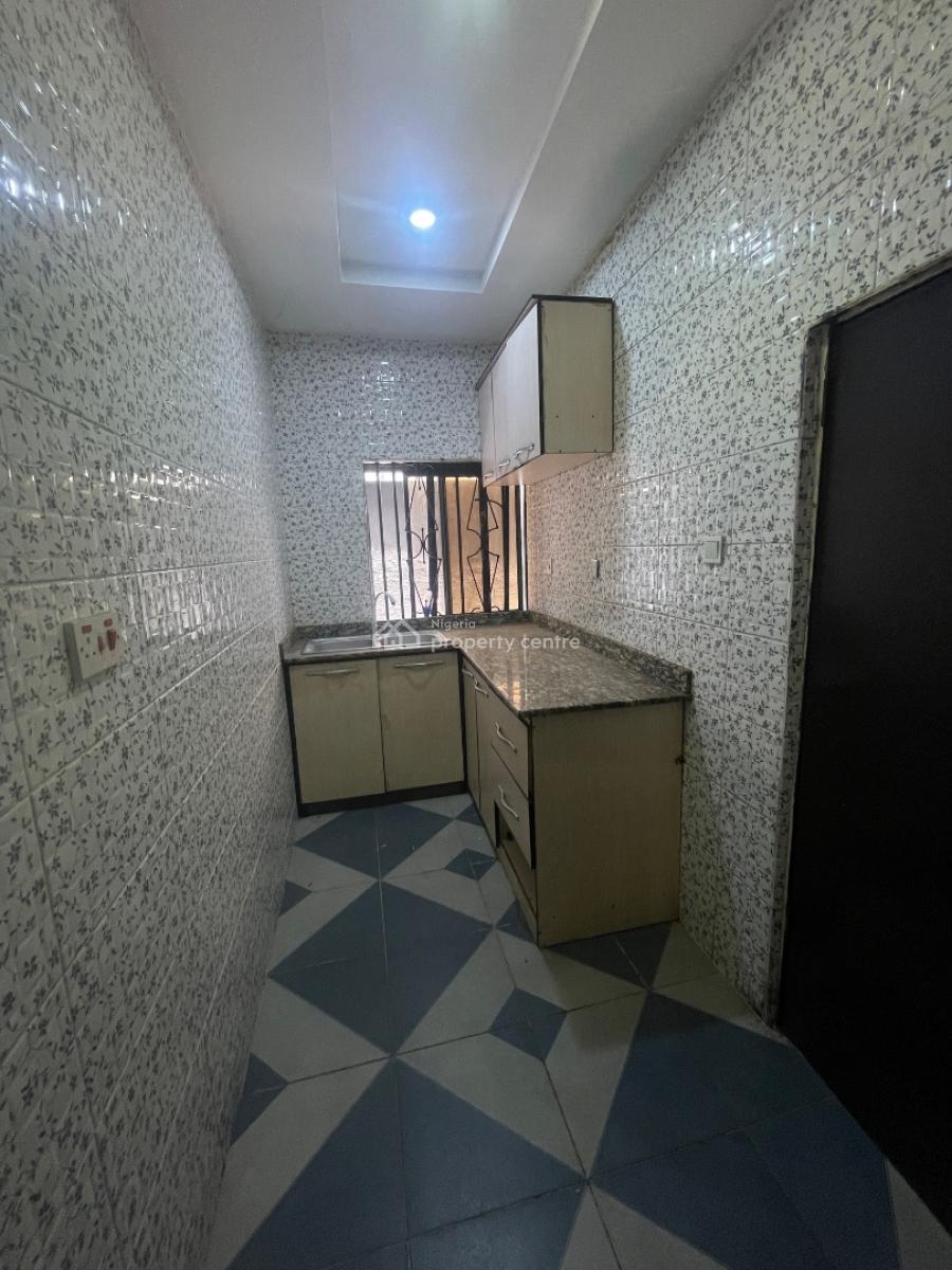 3 Bedroom Flat, Lekki Phase 1, Lekki, Lagos, Office Space for Rent
