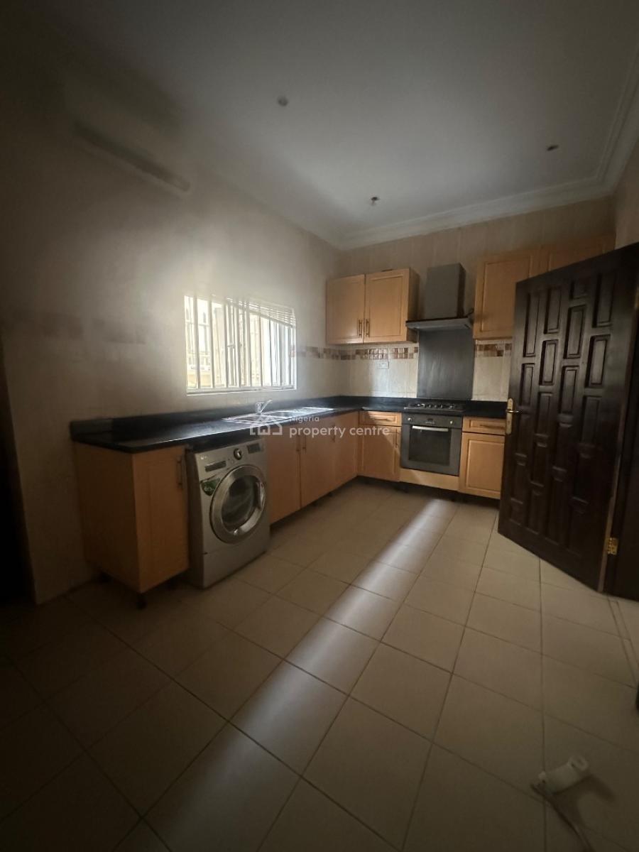 3 Bedroom Flat with Bq Available, Lekki Phase 1, Lekki, Lagos, Flat / Apartment for Rent
