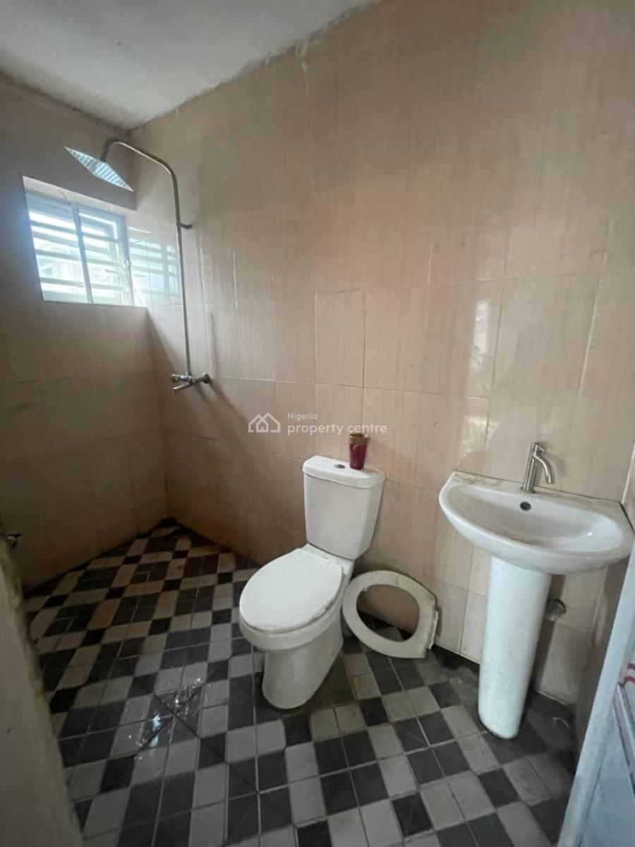 Beautiful 2 Bedroom, Yaba, Lagos, Flat / Apartment for Rent