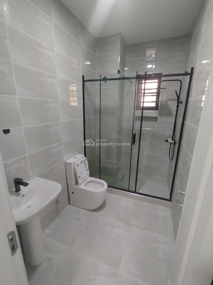 Fully Serviced 3 Bedroom Flat with a Room Bq., Lekki Phase 1, Lekki, Lagos, Flat / Apartment for Rent