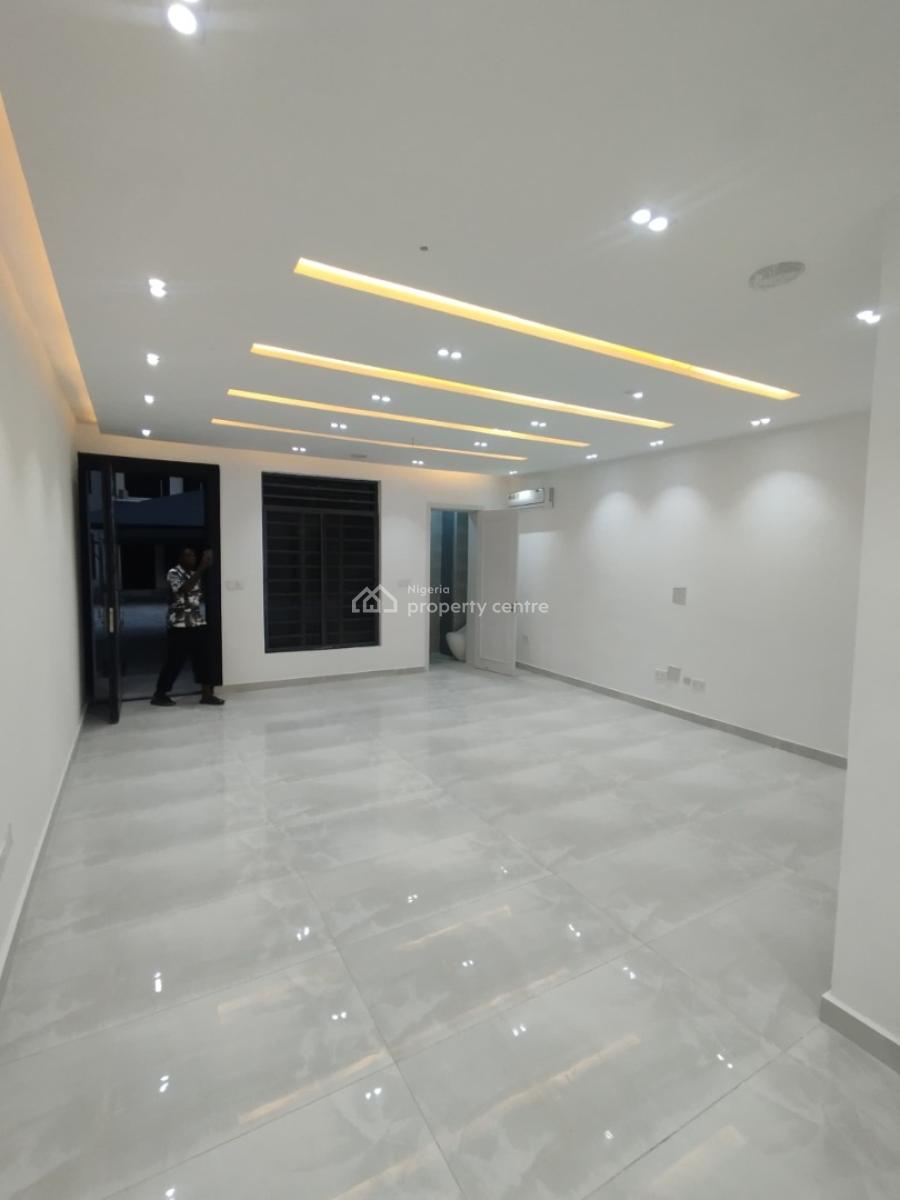 Fully Serviced 3 Bedroom Flat with a Room Bq., Lekki Phase 1, Lekki, Lagos, Flat / Apartment for Rent