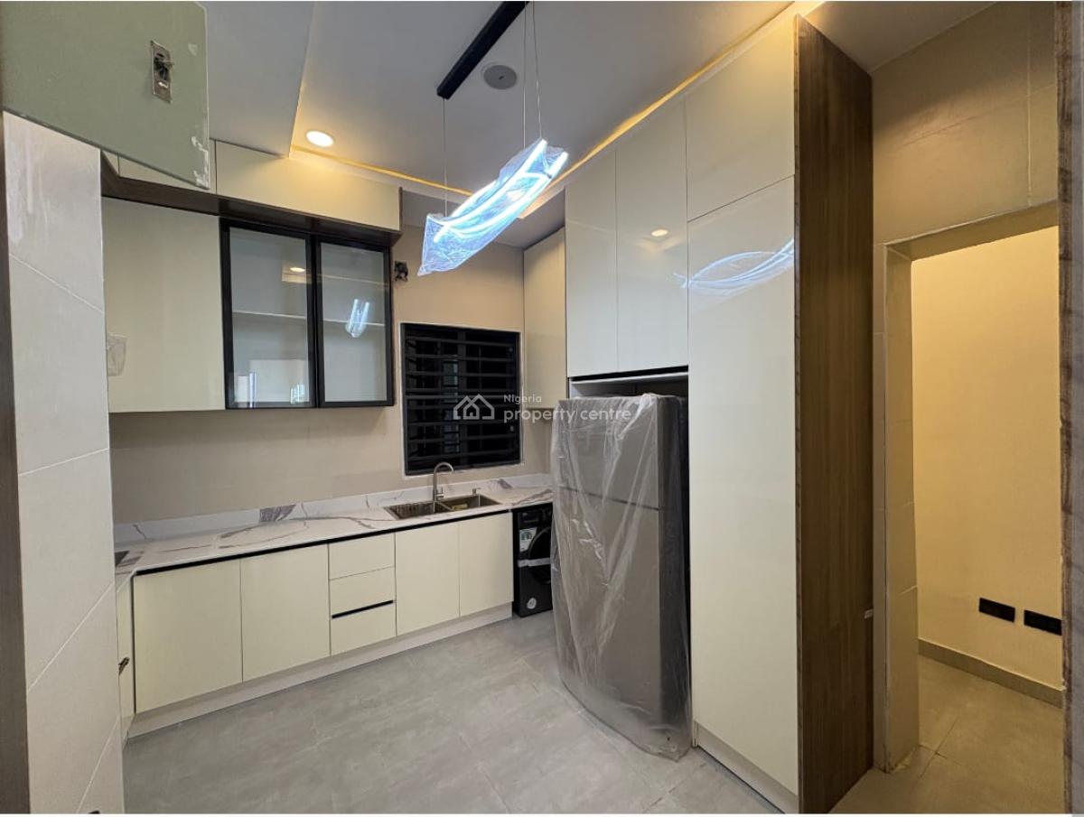 Gorgeous 3 Bedroom Apartment with a Pool, 24/7 Light, Lekki Phase 1, Lekki, Lagos, Flat / Apartment for Sale