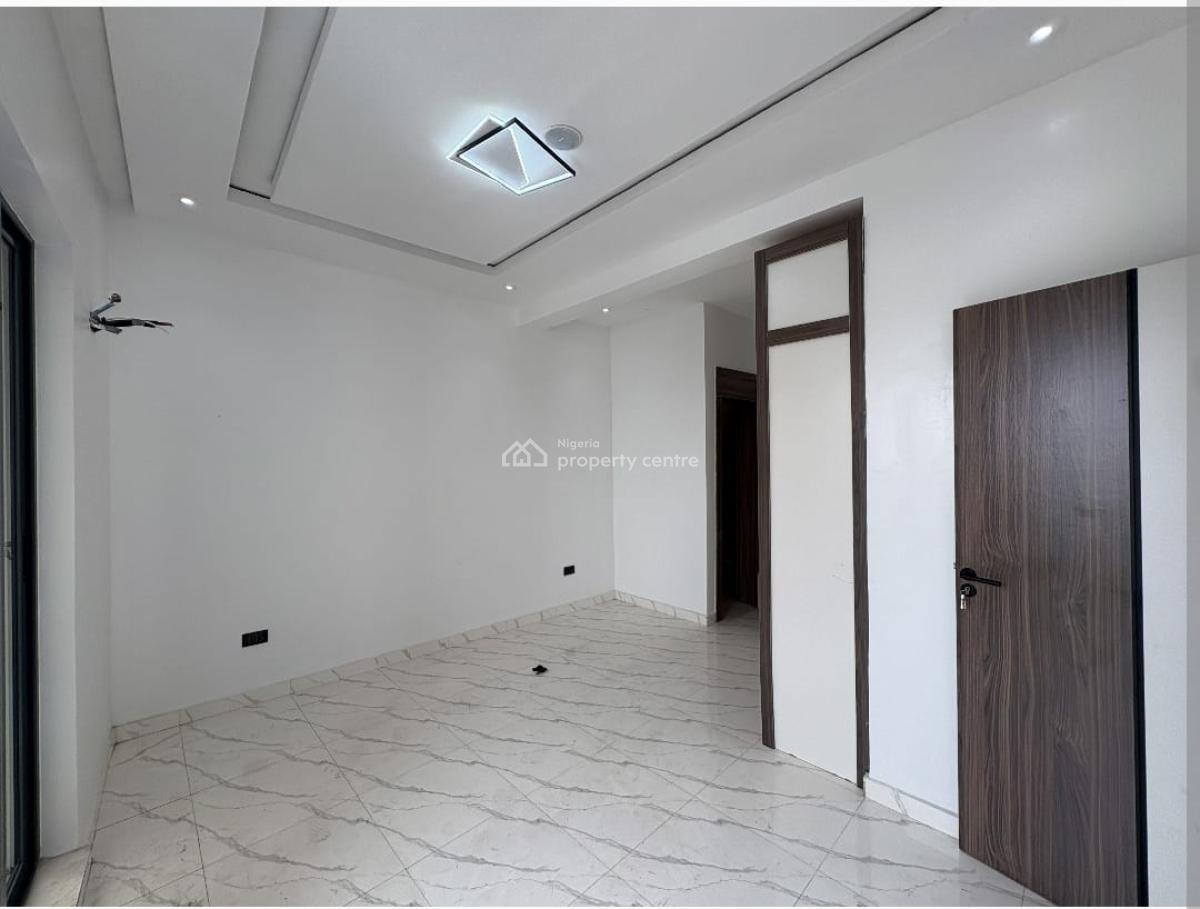 Gorgeous 3 Bedroom Apartment with a Pool, 24/7 Light, Lekki Phase 1, Lekki, Lagos, Flat / Apartment for Sale