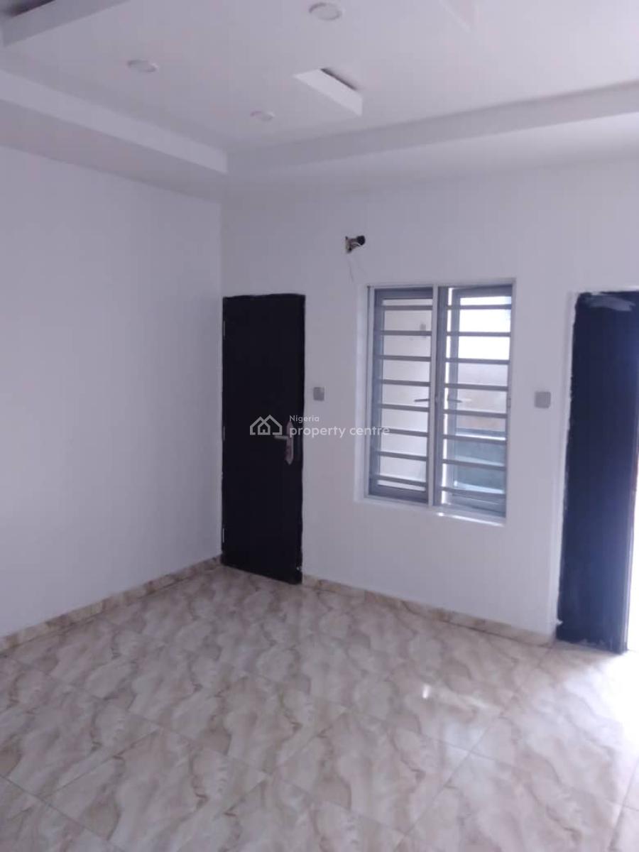 Spacious 2 Bedroom Flat, Thomas Estate, Ajah, Lagos, Flat / Apartment for Rent