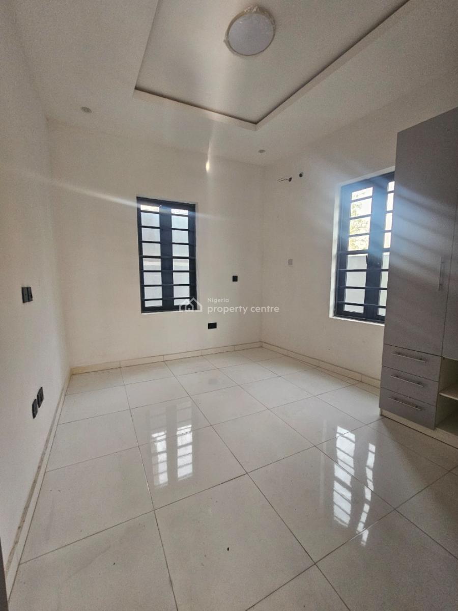 Lovely 3 Bedroom Apartment, Gra Phase 2, Magodo, Lagos, Flat / Apartment for Sale