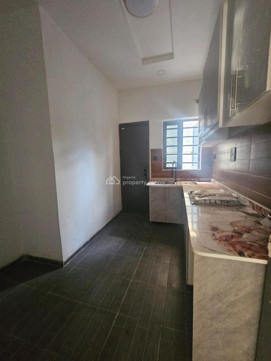 Lovely 3 Bedroom Apartment, Gra Phase 2, Magodo, Lagos, Flat / Apartment for Sale