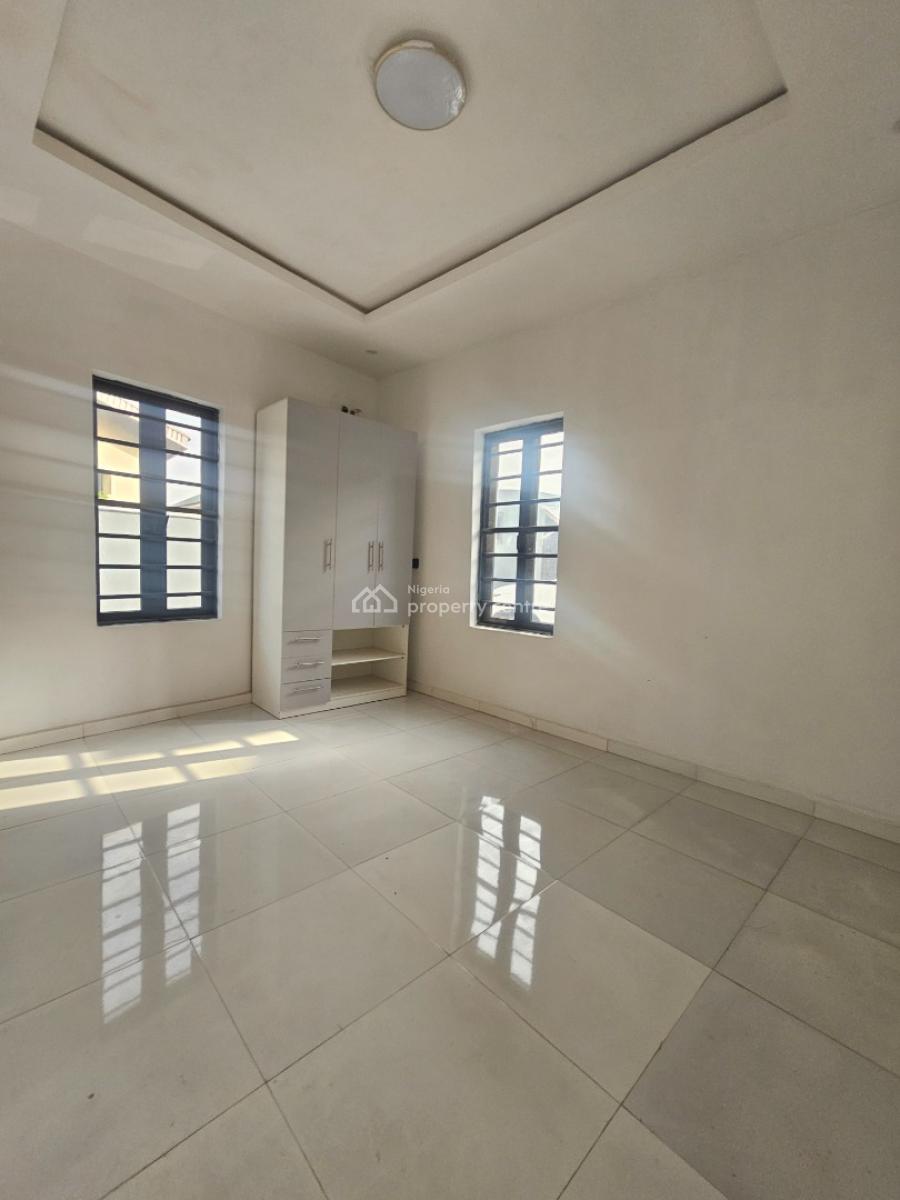 Lovely 3 Bedroom Apartment, Gra Phase 2, Magodo, Lagos, Flat / Apartment for Sale