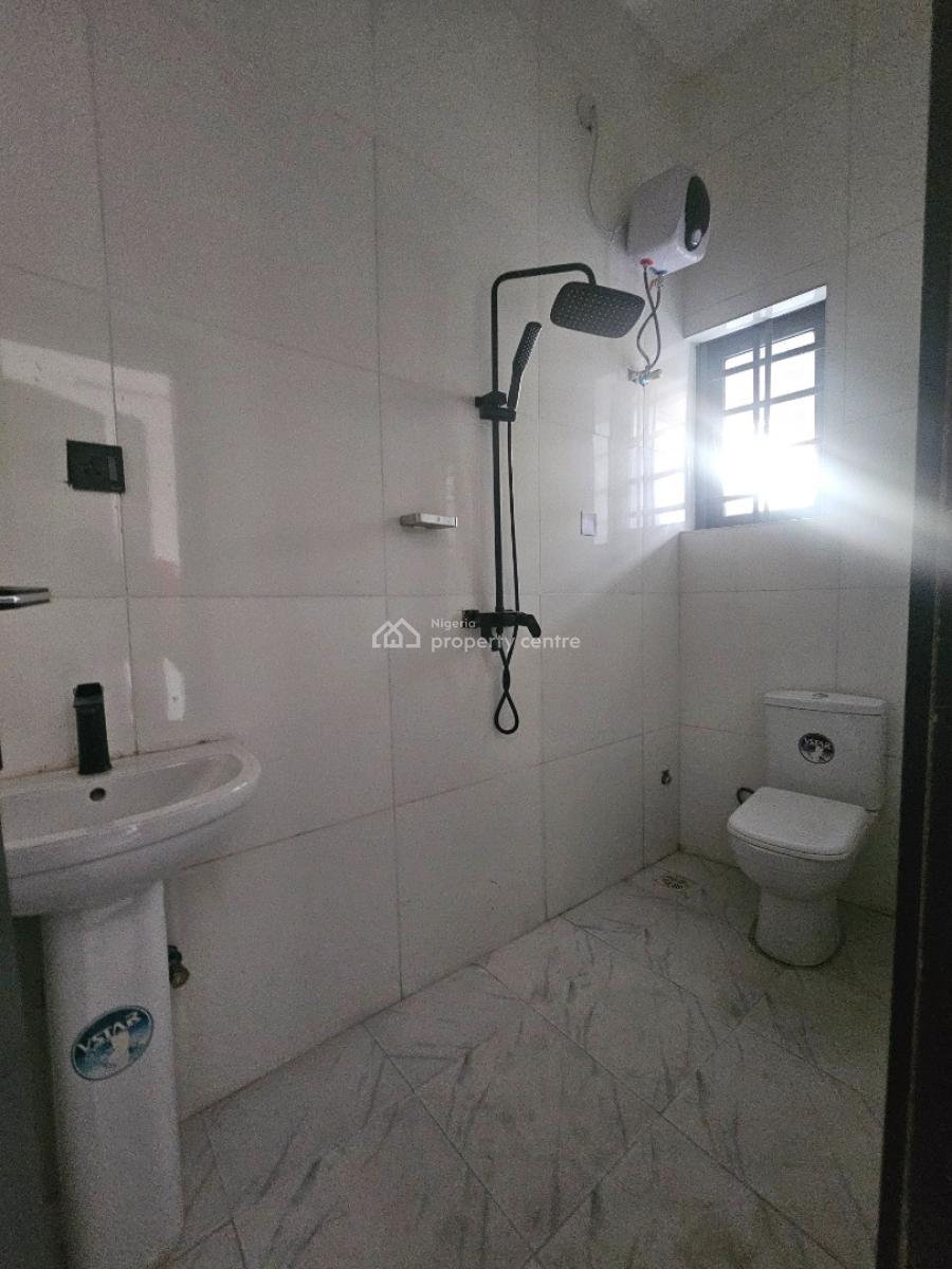 Lovely 3 Bedroom Apartment, Gra Phase 2, Magodo, Lagos, Flat / Apartment for Sale