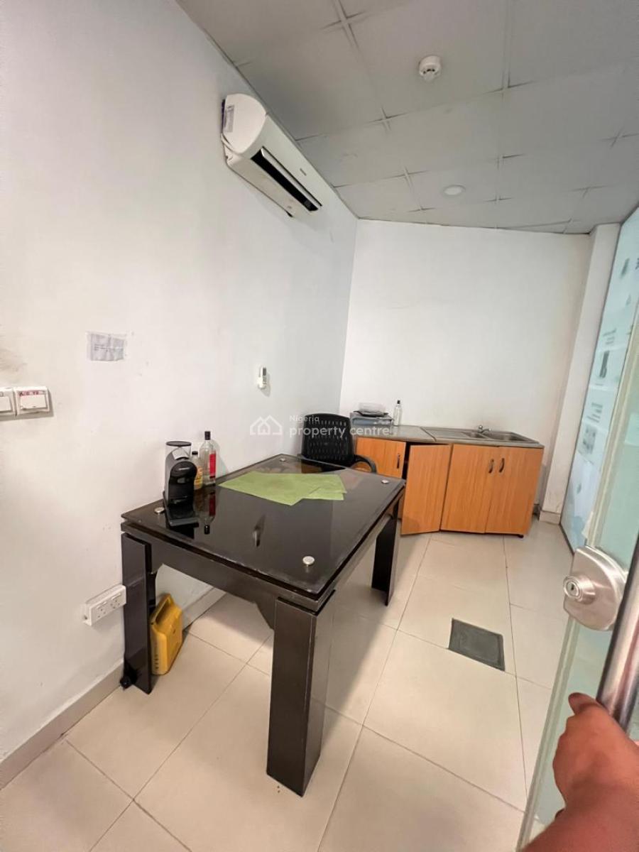 Lovely 304smq Space for Showroom/ Office Space, Victoria Island (vi), Lagos, Commercial Property for Rent