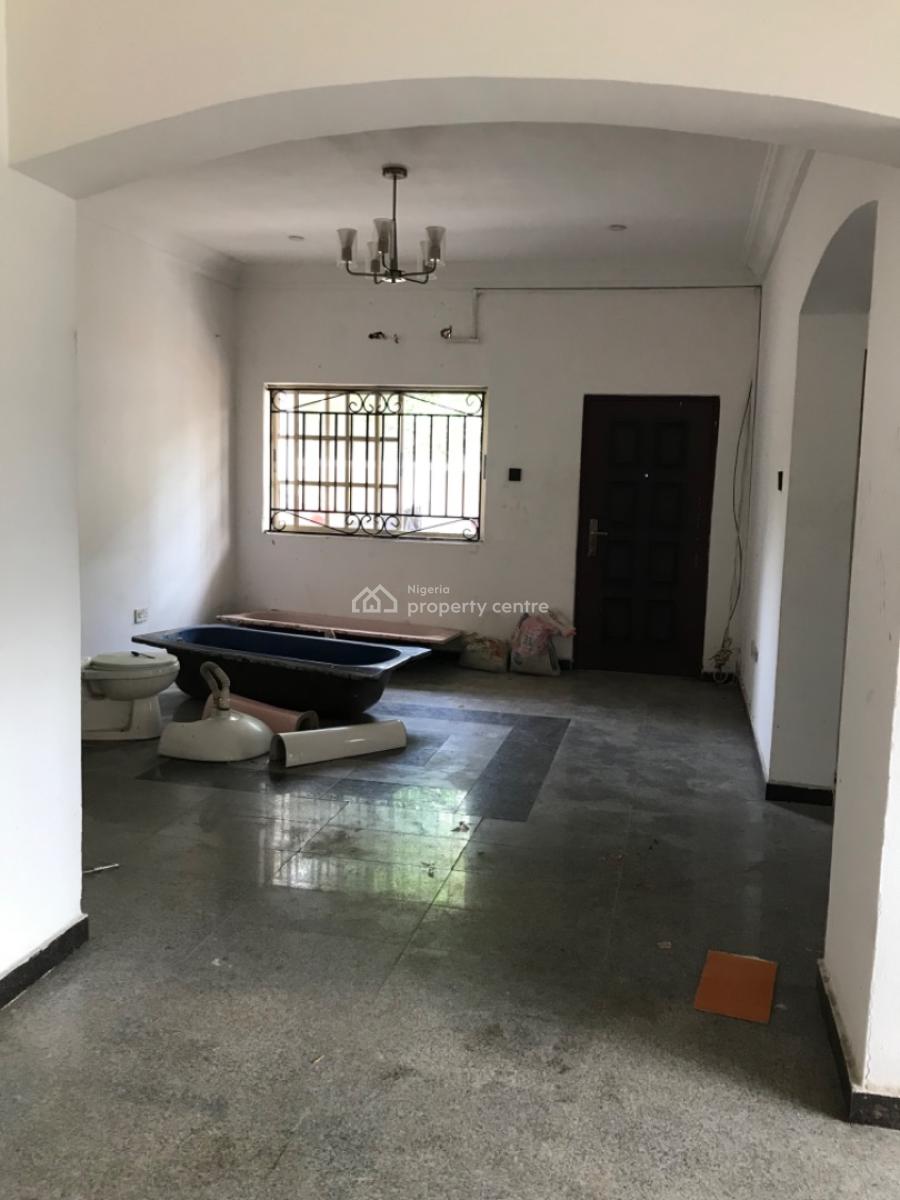 Very Standard Massive Service 3 Bedroom Flat with Bq, Lekki Phase 1, Lekki, Lagos, Flat / Apartment for Rent