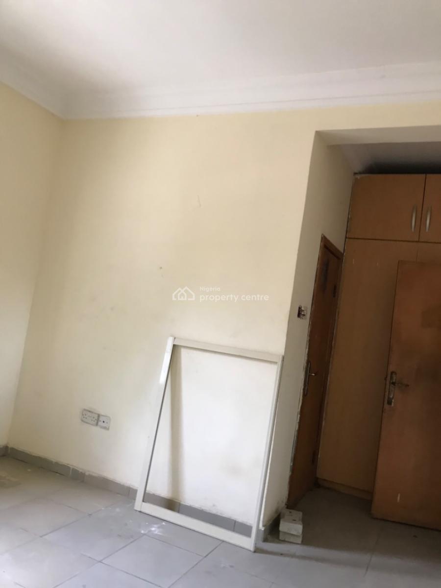Very Standard Massive Service 3 Bedroom Flat with Bq, Lekki Phase 1, Lekki, Lagos, Flat / Apartment for Rent