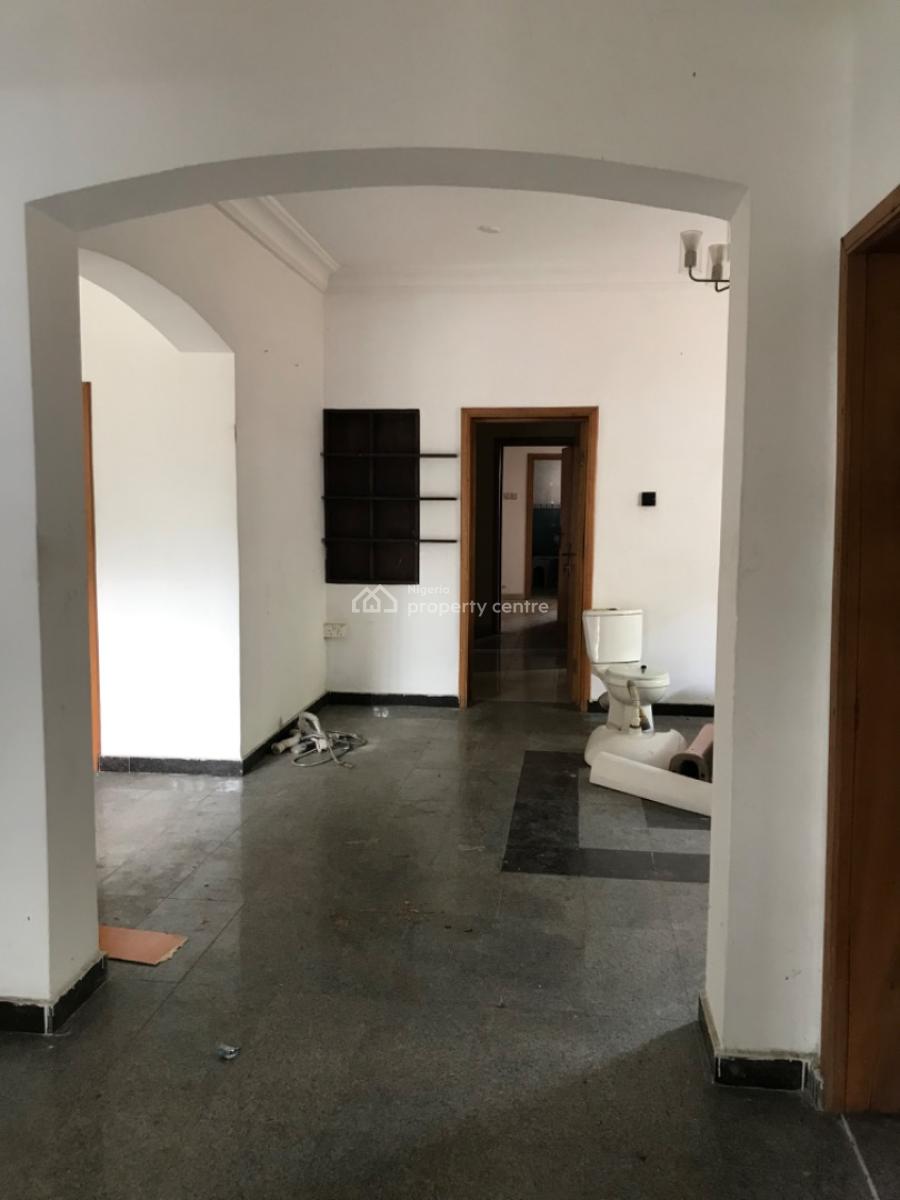 Very Standard Massive Service 3 Bedroom Flat with Bq, Lekki Phase 1, Lekki, Lagos, Flat / Apartment for Rent