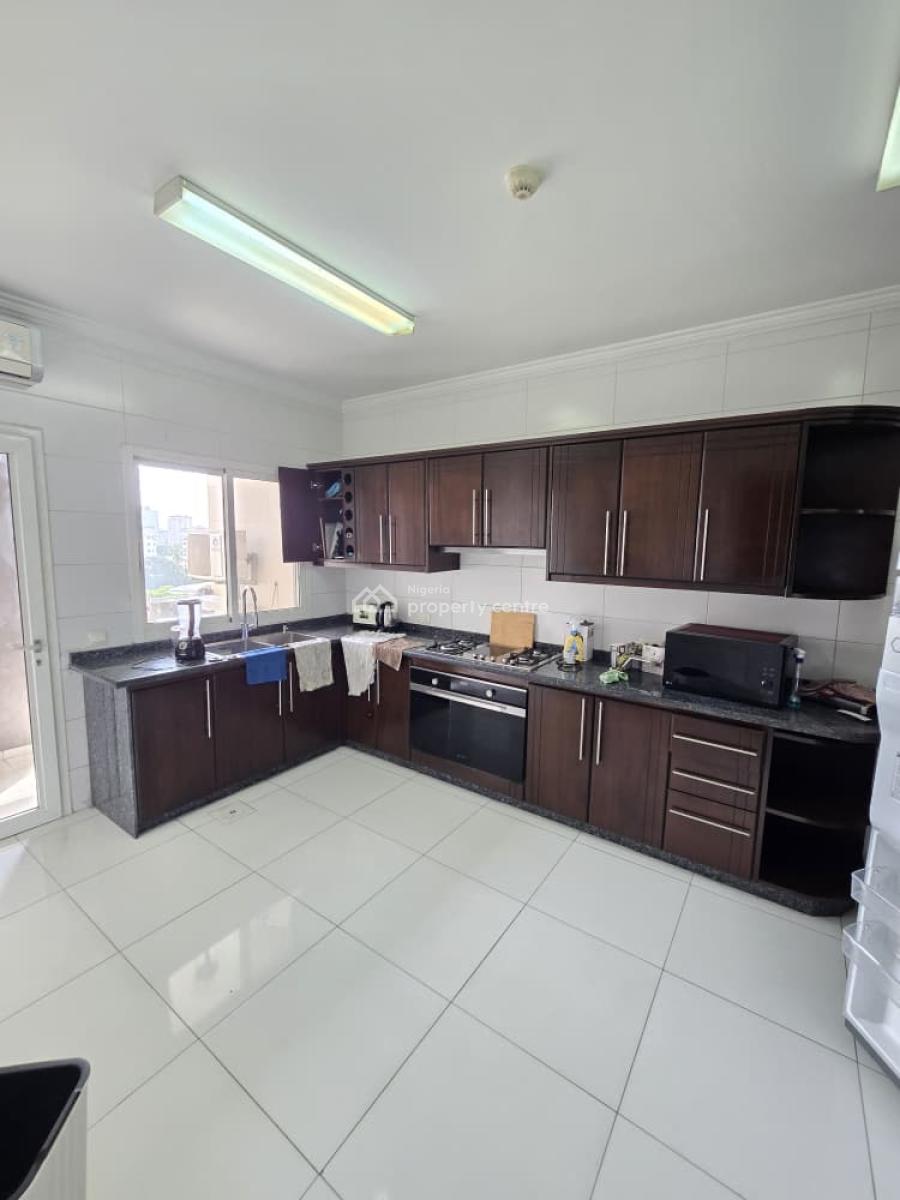 Spacious 3 Bedroom Apartment with Bq, Ikoyi, Lagos, Flat / Apartment for Rent