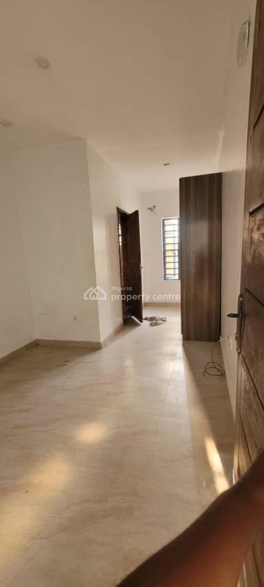 Neatly Used 2 Bedroom Flat, Olokonla, Lbs, Blenco Lane, Ajah, Lagos, Flat / Apartment for Rent