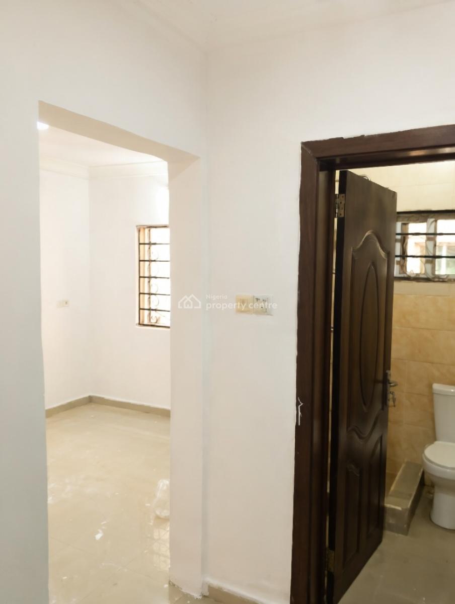 Well Maintained 3 Bedroom Terrace Duplex with Bq, Osapa, Lekki, Lagos, Terraced Duplex for Sale