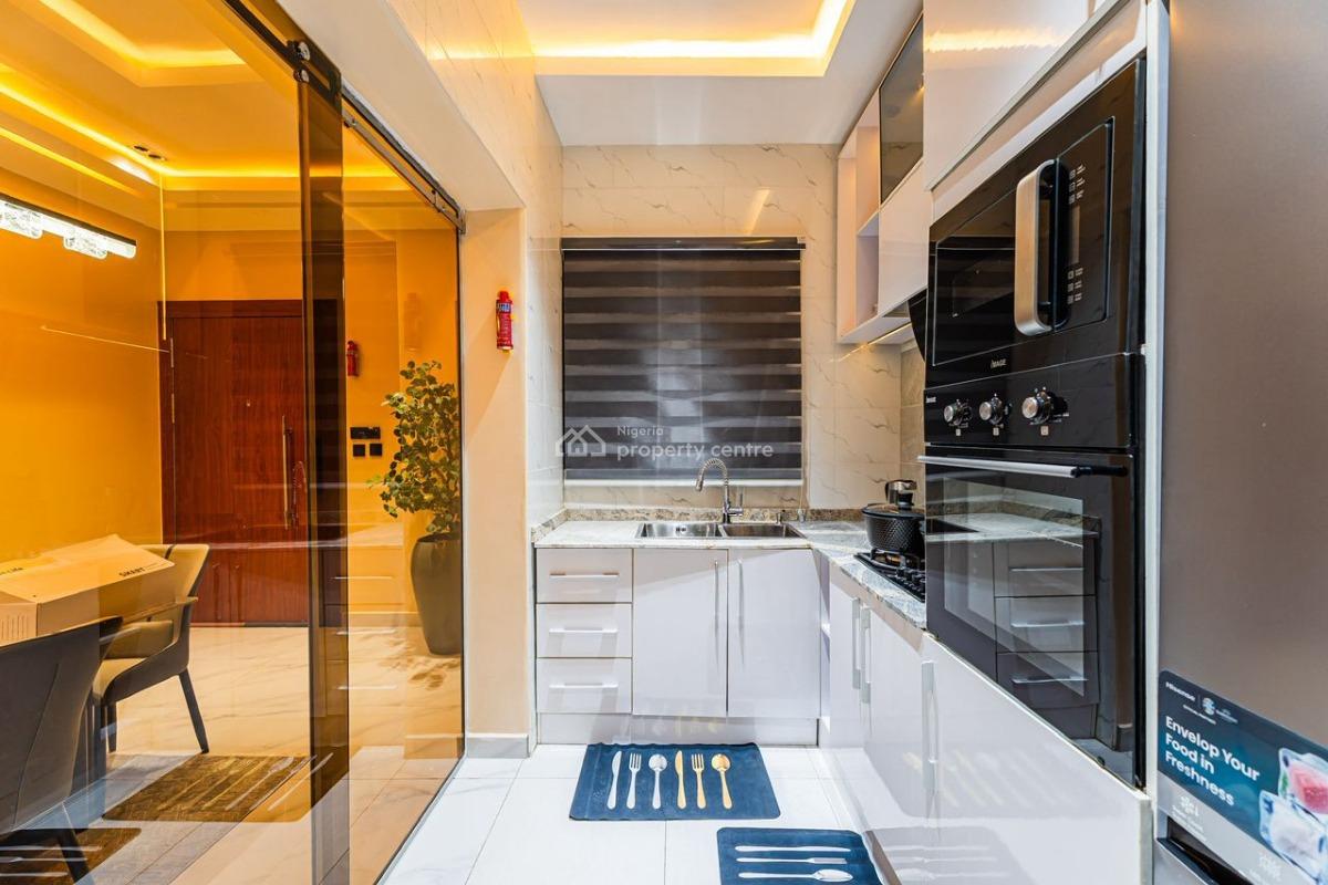 Luxury 2 Bedroom Apartment with Housekeeping and Gymnasium, Lekki Phase 1, Lekki, Lagos, Flat / Apartment Short Let