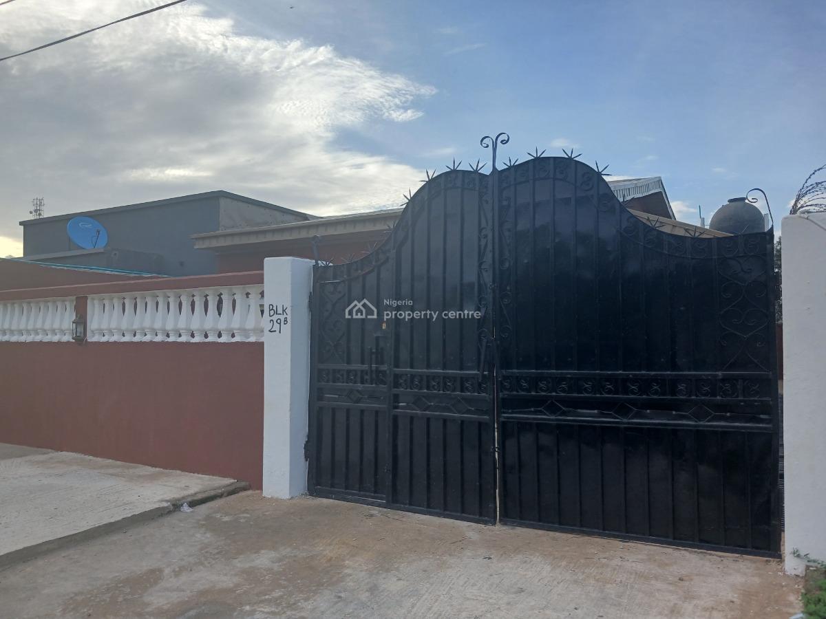 Newly Refurbished  Mini Flat (2 Occupants in Compound), Abraham Adesanya Estate, Ajah, Lagos, Mini Flat (room and Parlour) for Rent