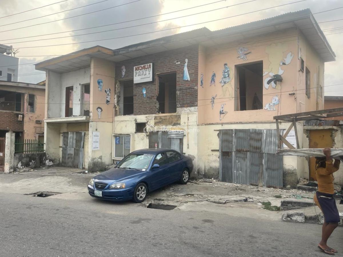 Solid, Renovatable Block of 4 Units of 2-bedroom Flats + 6 Units, Surulere, Lagos, Commercial Property for Sale