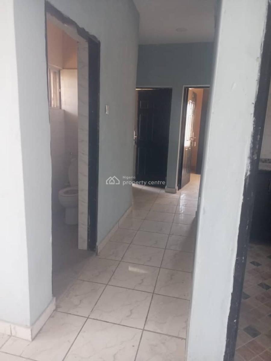 Spacious 2 Bedroom Apartment Upstairs and Downstairs, Lekki, Lagos, Flat / Apartment for Rent