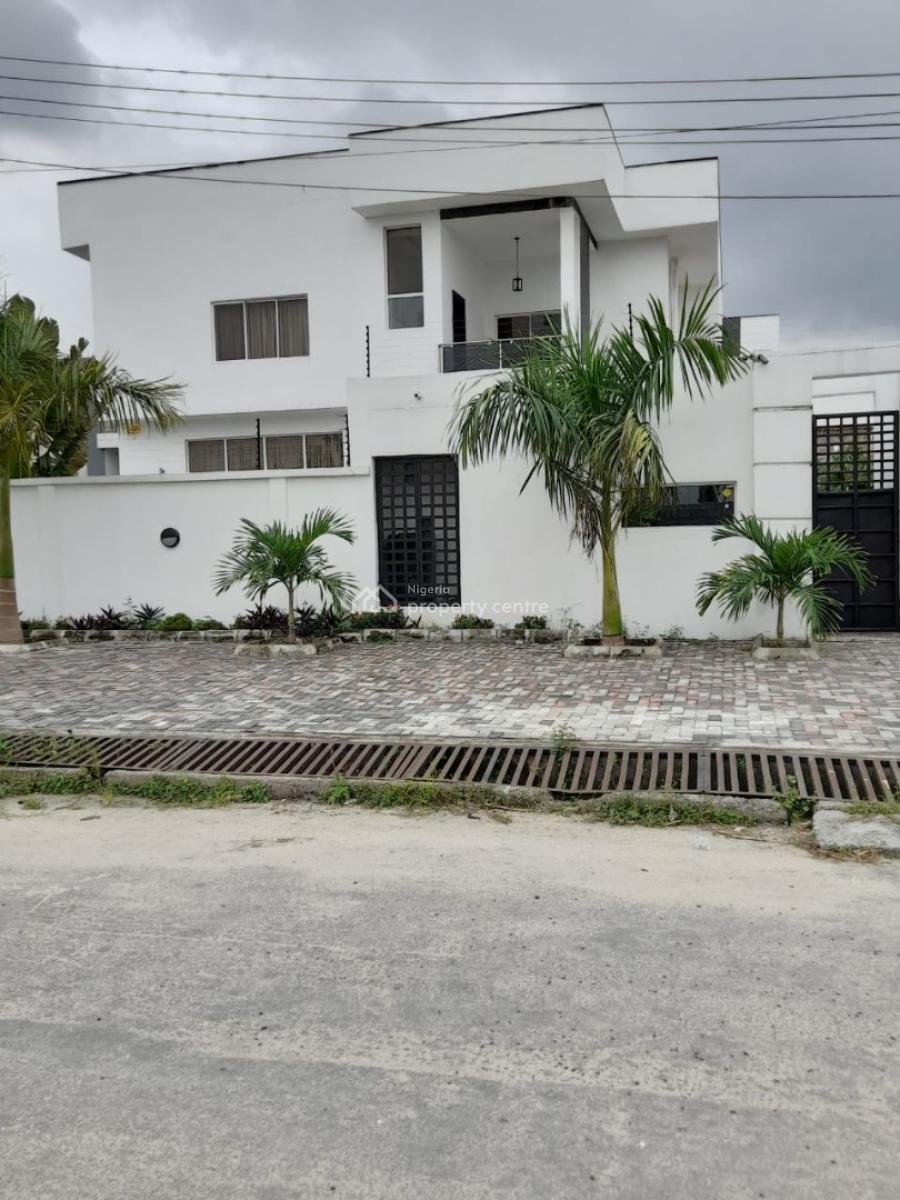 Very Neatly Used  2 Bedroom Apartment (upstair), Lekki Scheme 2, Ajah, Lagos, Flat / Apartment for Rent