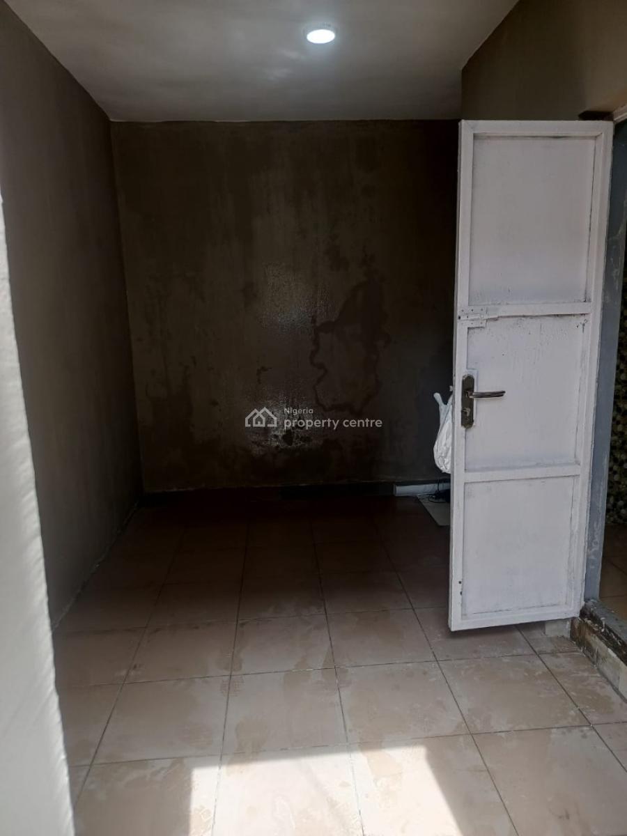 a Room Bq, Oniru, Victoria Island (vi), Lagos, Self Contain (single Rooms) for Rent