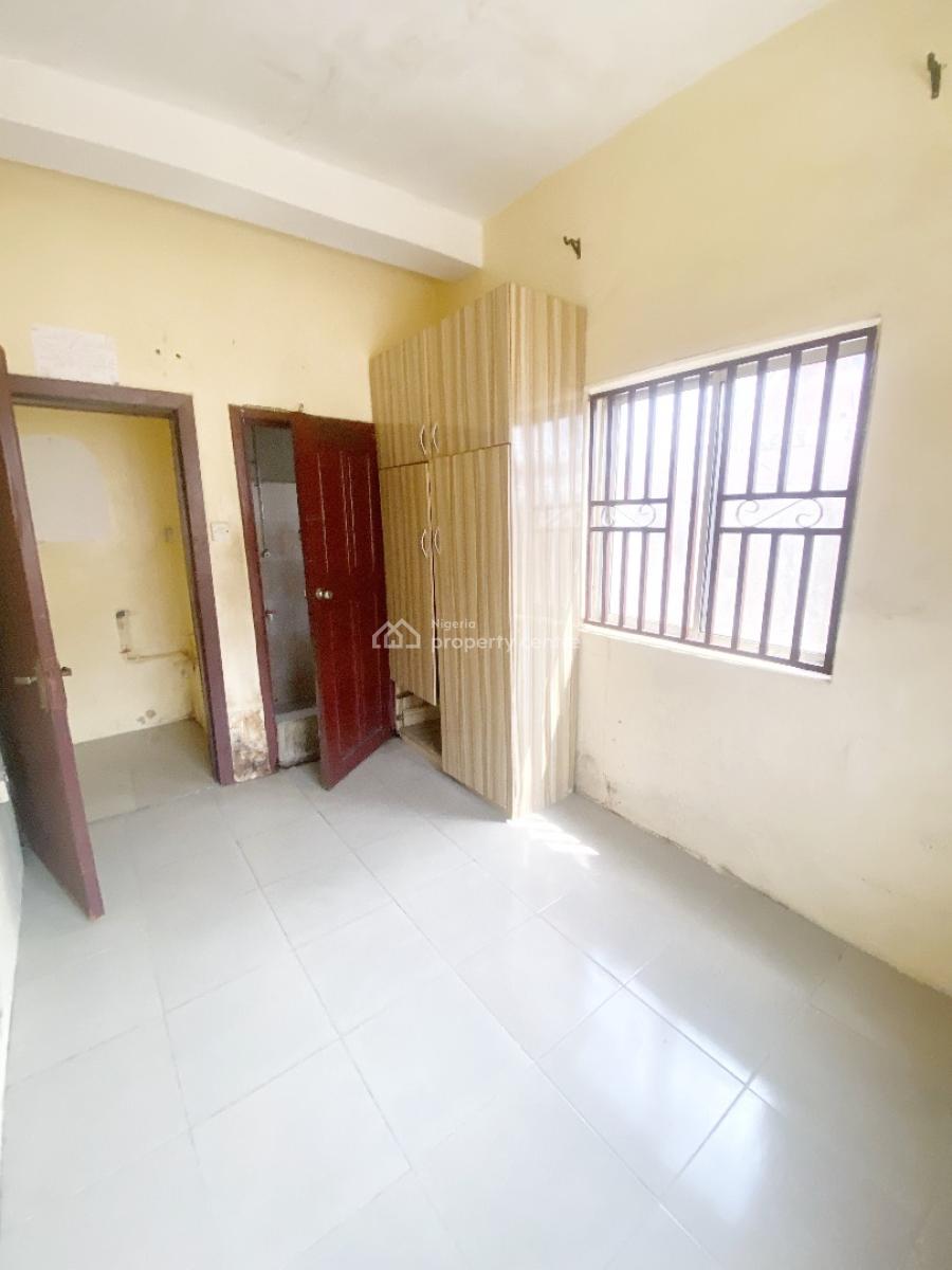a Well Maintained Spacious 2 Bedroom Flat, Olowora, Omole Phase 2, Ikeja, Lagos, Flat / Apartment for Rent