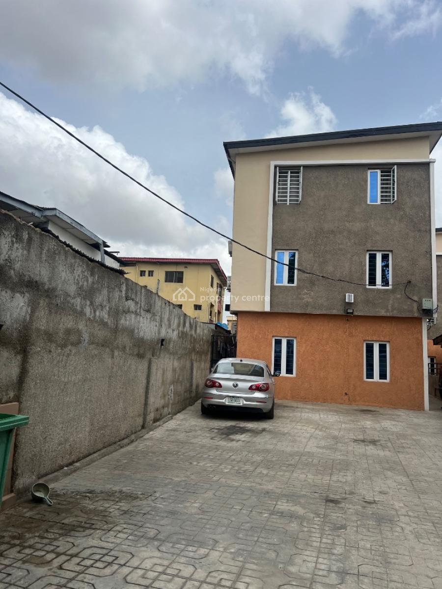 Well Furnished and Serviced Self Contain, Jibowu, Yaba, Lagos, Self Contain (single Rooms) for Rent