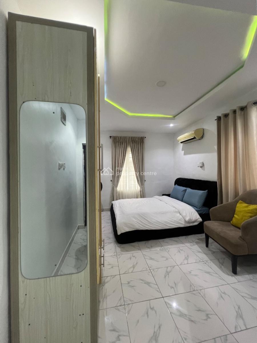 Well Furnished and Serviced Self Contain, Jibowu, Yaba, Lagos, Self Contain (single Rooms) for Rent
