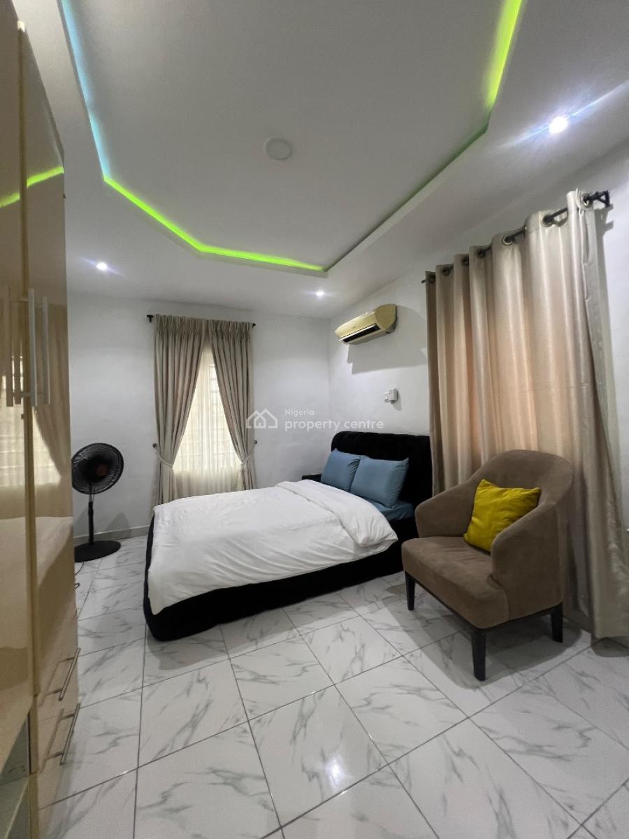 Well Furnished and Serviced Self Contain, Jibowu, Yaba, Lagos, Self Contain (single Rooms) for Rent