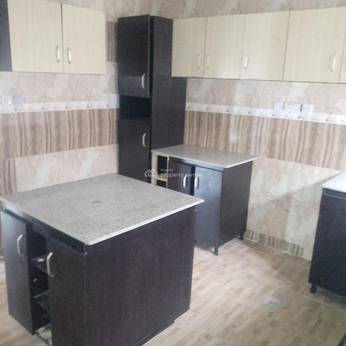 Massive 3 Bedrooms Flat, Off Jehovah Witnesses Road, Bogije, Ibeju Lekki, Lagos, Flat / Apartment for Rent