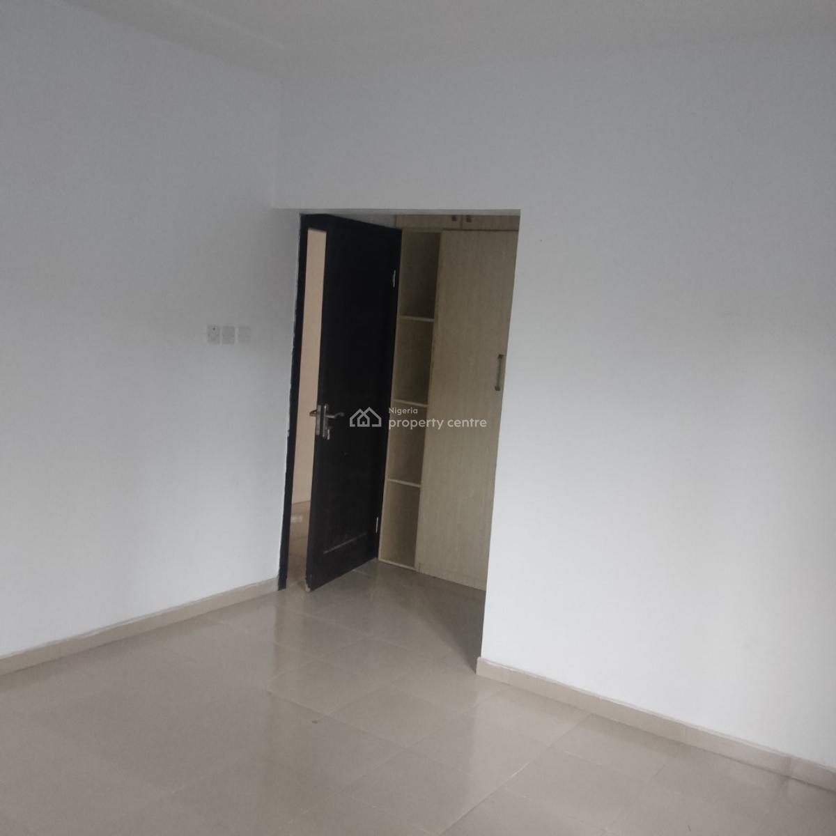 Massive 3 Bedrooms Flat, Off Jehovah Witnesses Road, Bogije, Ibeju Lekki, Lagos, Flat / Apartment for Rent